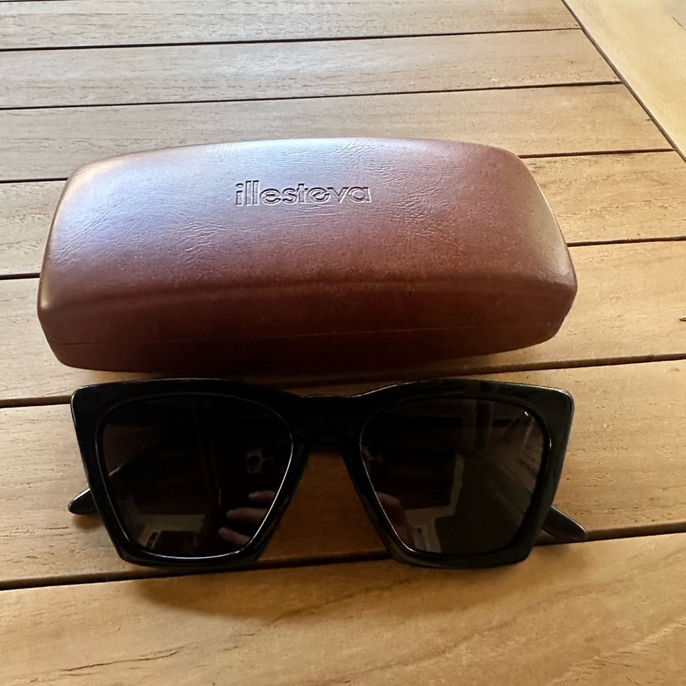 Illesteva Black Sunglasses Lisbon
